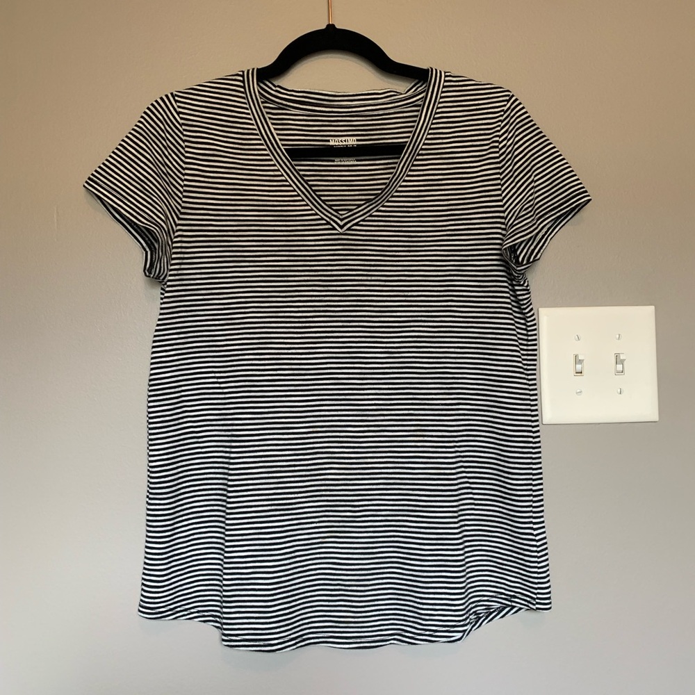 Mossimo Black & White Stripped Tee - Size XS